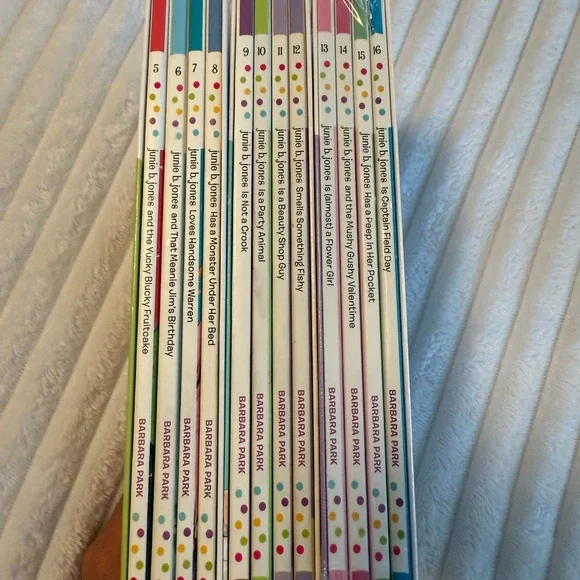 Junie B. Jones Boxed Set Collection - Picture 5 of 6